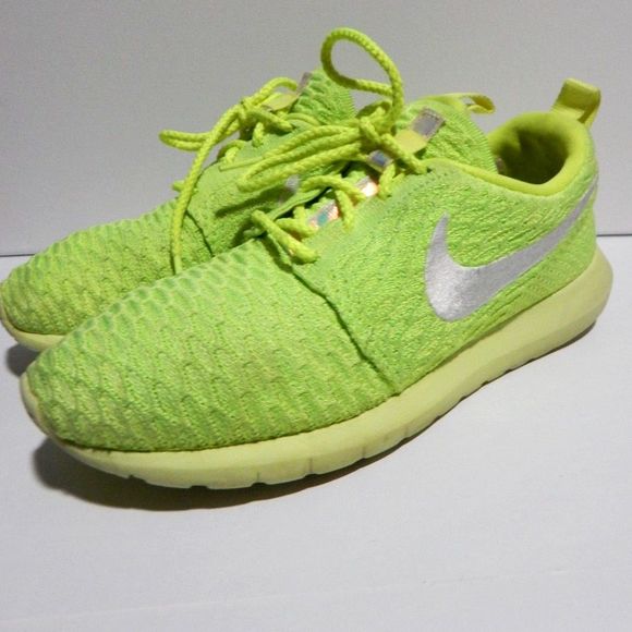 Size 7.5 Women's Nike Roshe NM Flyknit in Volt Green - Picture 5 of 10